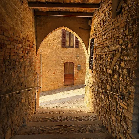 Residenza Il Castello Tre * Кастель-Аркуато